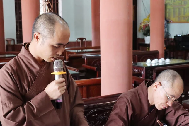 Đại đức Thích Minh Thành, Trưởng ban Giáo dục Phật giáo tỉnh phát biểu ý kiến Đại đức Thích Minh Thành, Trưởng ban Giáo dục Phật giáo tỉnh phát biểu ý kiến