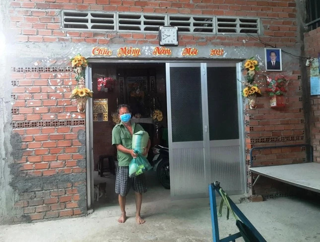 San sẻ yêu thương đến với những hộ gia đình khó khăn