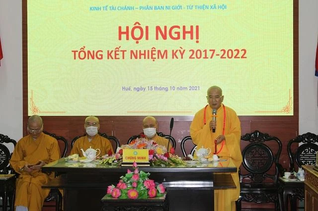 Chư tôn đức Hòa thượng Chứng minh phát biểu chỉ đạo