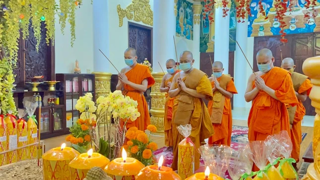 Niêm hương bạch Phật Niêm hương bạch Phật