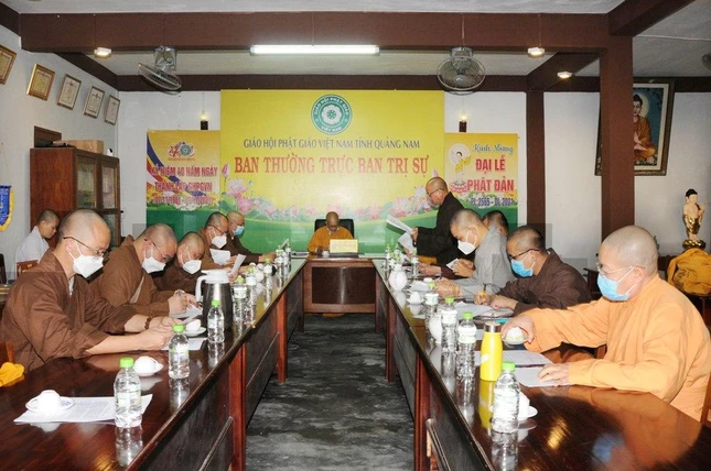 Quang cảnh buổi họp