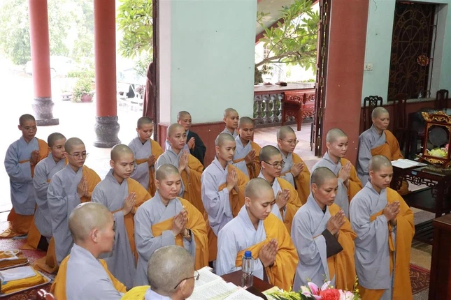 Có 20 giới tử cầu thọ Tỳ-kheo-ni