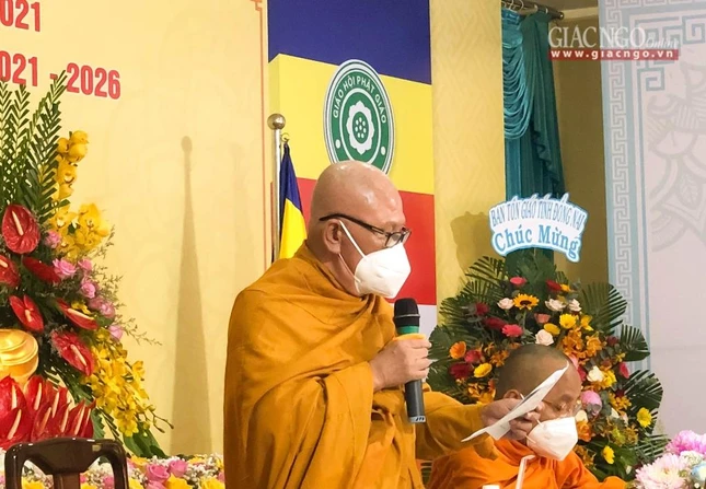 Hòa thượng Thích Minh Ngạn phát biểu tại hội nghị