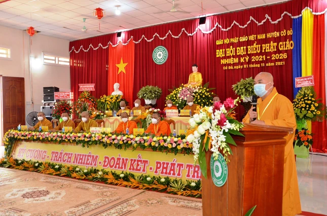 Đại đức Thích Quang Phước báo cáo công tác Phật sự nhiệm kỳ 2021-2026