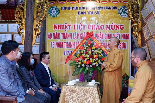 Thượng tọa Thích Quảng Truyền tiếp đoàn lãnh đạo Sở, ban, ngành của tỉnh