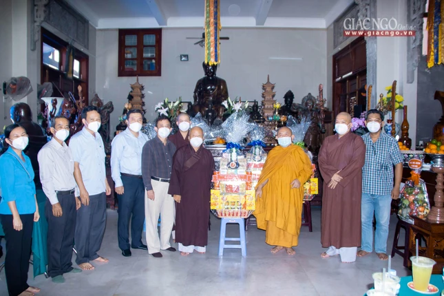 Hòa thượng Thích Thiện Minh, Hòa thượng Thích Minh Hóa tiếp đoàn tại Văn phòng Ban Trị sự Phật giáo quận 2 (cũ)