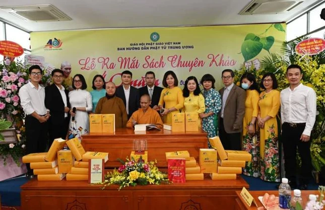 Cuốn sách chuyên khảo 40 năm chặng đường lịch sử của GHPGVN được giới thiệu đúng dịp Kỷ niệm 40 thành lập GHPGVN.