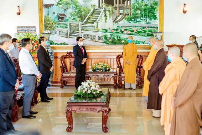 Đoàn lãnh đạo tỉnh Quảng Nam, Ban Tôn giáo và Công an tỉnh Quảng Nam thăm, chúc mừng Ban Trị sự Phật giáo tỉnh nhân Kỷ niệm 40 năm thành lập GHPGVN