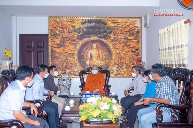Lãnh đạo TP.Thủ Đức thăm, chúc mừng đến Hòa thượng Thích Thiện Tâm tại tổ đình Bửu Quang