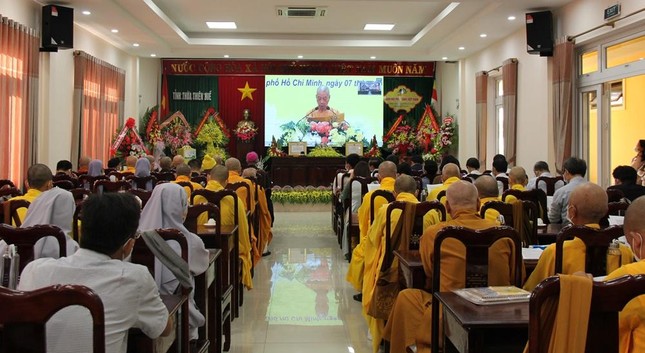 Đại biểu lắng nghe Trưởng lão Hòa thượng Thích Trí Quảng tuyên đọc thông điệp của Ban Thường trực Hội đồng Chứng minh GHPGVN Đại biểu lắng nghe Trưởng lão Hòa thượng Thích Trí Quảng tuyên đọc thông điệp của Ban Thường trực Hội đồng Chứng minh GHPGVN