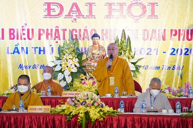 Thượng tọa Thích Minh Hiền bao đạo từ