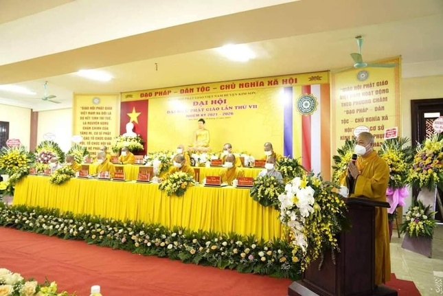 Thượng tọa Thích Thọ Lạc ban đạo từ