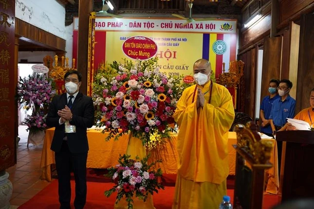 Ban Tôn giáo Chính phủ tặng hoa chúc mừng đại hội Ban Tôn giáo Chính phủ tặng hoa chúc mừng đại hội