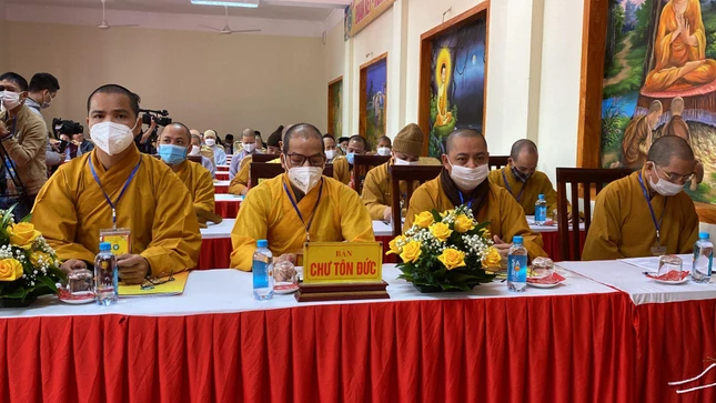 Chư tôn đức tham dự đại hội