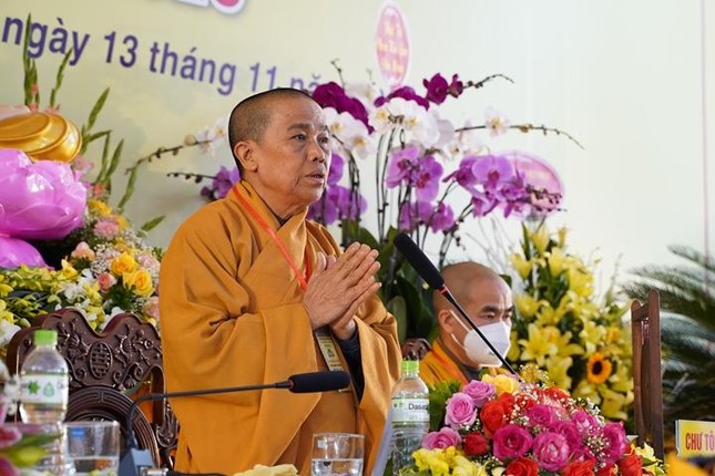 Hòa thượng Thích Thanh Chính ban đạo từ