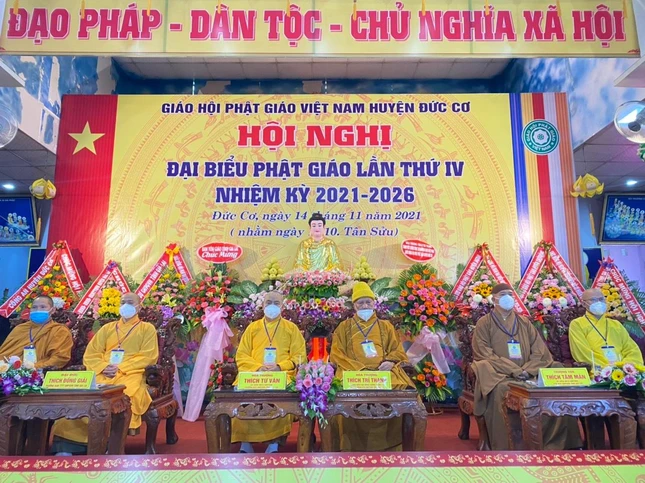 Chư tôn đức Chứng minh hội nghị