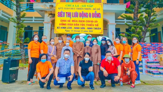 Đoàn từ thiện chùa Lá, quận Gò Vấp