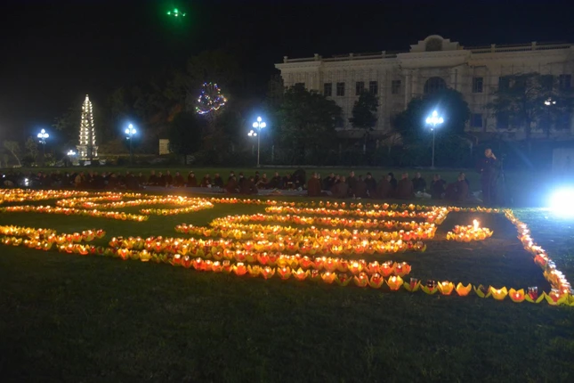 Buổi lễ diễn ra gắn ngọn, trang nghiêm với tinh thần tri ân, báo ân