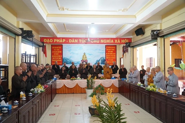 Ban Trị sự GHPGVN TP.HCM thăm và làm việc với Ban Trị sự GHPGVN quận Bình Tân