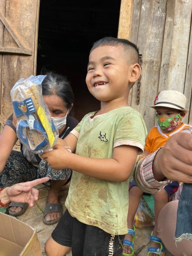 Niềm vui khi được tiếp sức đến trường Niềm vui khi được tiếp sức đến trường