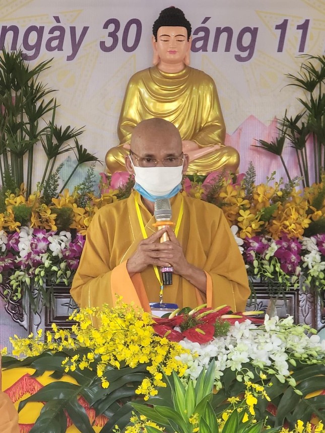 Hòa thượng Thích Hạnh Thể ban đạo từ Hòa thượng Thích Hạnh Thể ban đạo từ