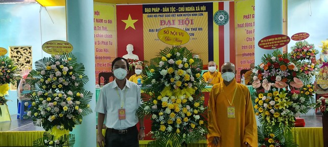 Sở Nội vụ tặng hoa chúc mừng đại hội Sở Nội vụ tặng hoa chúc mừng đại hội