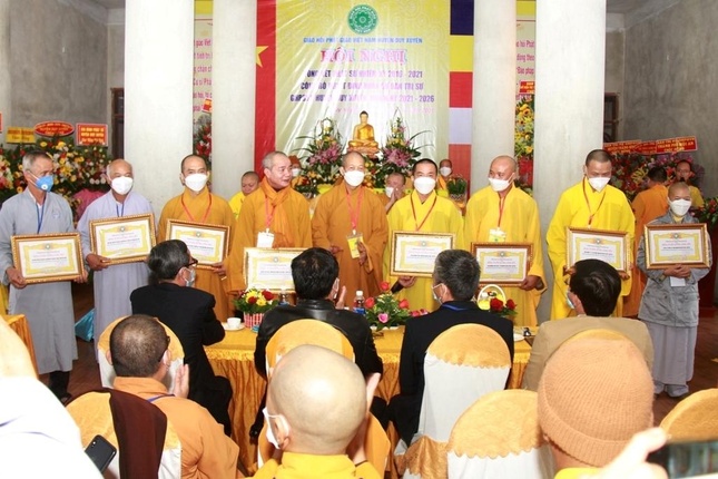 Tập thể, cá nhân nhận Bằng tuyên dương công đức Tập thể, cá nhân nhận Bằng tuyên dương công đức