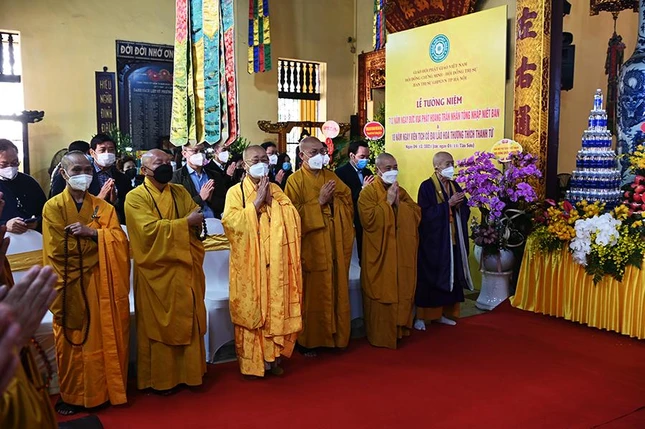 Chư tôn đức thành kính tưởng niệm Chư tôn đức thành kính tưởng niệm