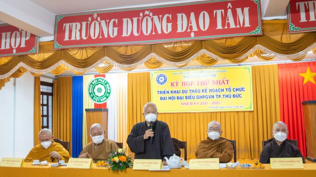 Hòa thượng Thích Thiện Minh phát biểu đúc kết phiên họp