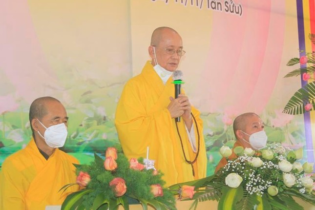 Hòa thượng Thích Chơn Minh ban huấn từ Hòa thượng Thích Chơn Minh ban huấn từ