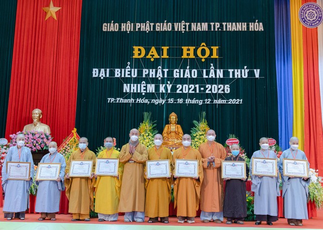 Tập thể, cá nhân nhận Bằng tuyên dương công đức