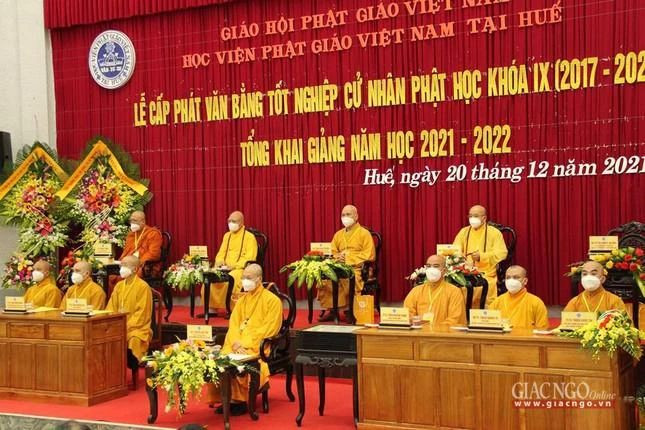 Chư tôn đức chứng minh buổi lễ