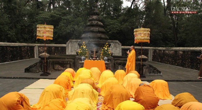 Nhất tâm đảnh lễ Tổ sư