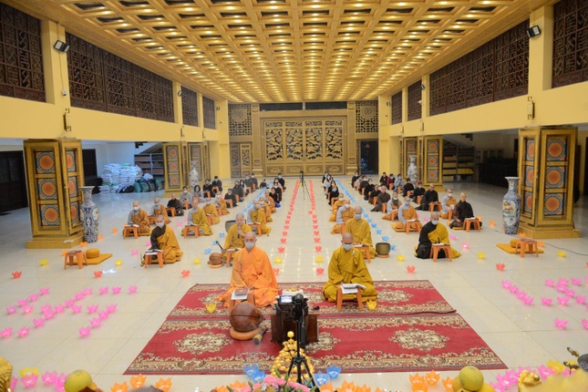 Chư Tăng, Ni, Phật tử trì tụng 48 đại nguyện của Đức Phật A Di Đà