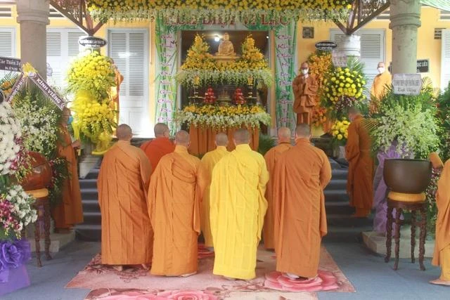 Đoàn Ban Trị sự Phật giáo tỉnh Bà Rịa - Vũng Tàu viếng tang cố Thượng tọa Thích Thông Nhẫn