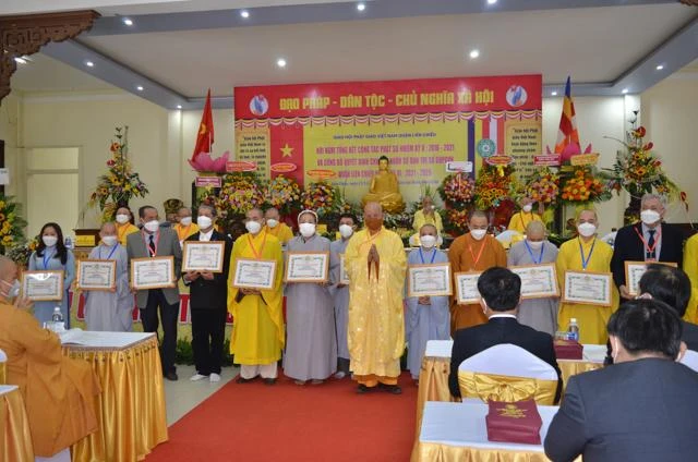 Tập thể, cá nhân nhận Bằng tuyên dương công đức