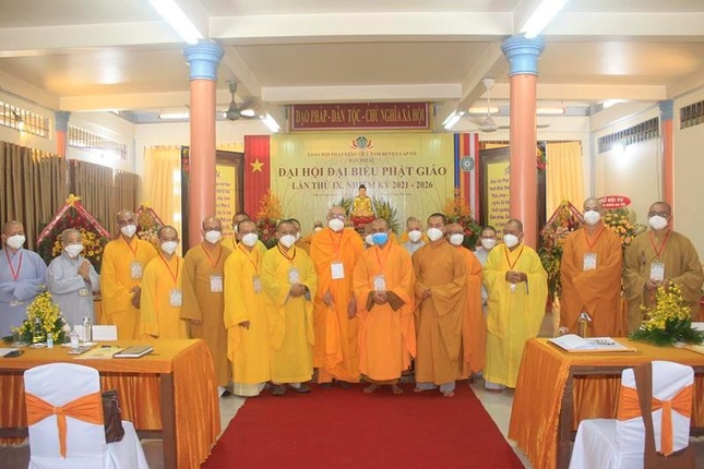 Tân Ban Trị sự Phật giáo huyện Lấp Vò nhiệm kỳ 2021-2026 ra mắt đại hội