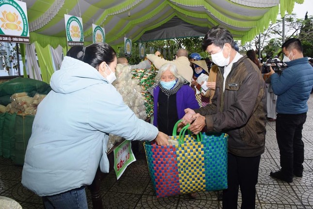 San sẻ yêu thương