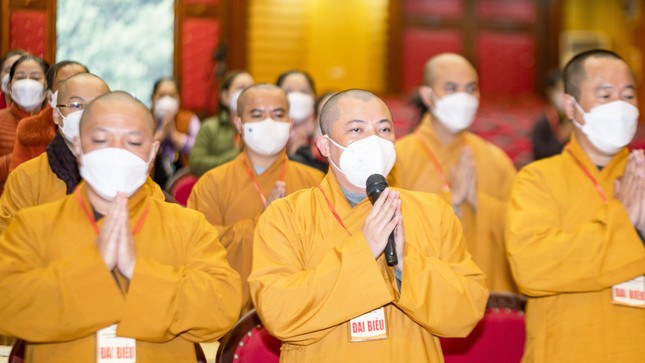 Chư Tăng, Phật tử niệm Phật cầu gia hộ trước khi vào phiên đại hội chính thức Chư Tăng, Phật tử niệm Phật cầu gia hộ trước khi vào phiên đại hội chính thức