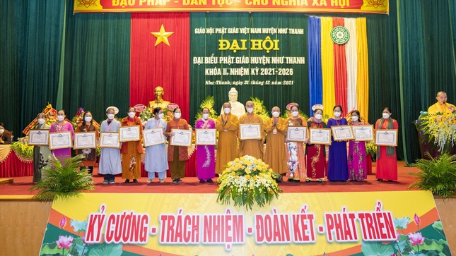 Ban Trị sự Phật giáo tỉnh Thanh Hóa tặng Bằng tuyên dương công đức cho các tập thể, cá nhân xuất sắc Ban Trị sự Phật giáo tỉnh Thanh Hóa tặng Bằng tuyên dương công đức cho các tập thể, cá nhân xuất sắc