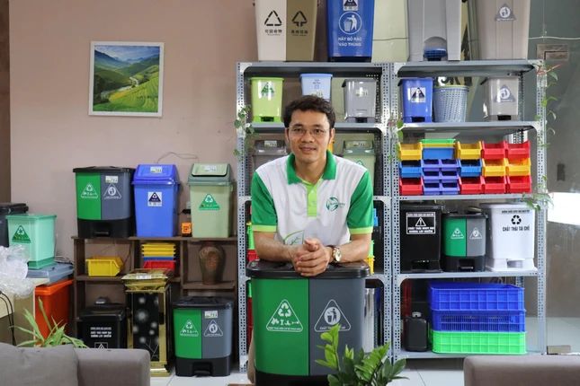 Thùng rác do Công ty TNHH Phát triển sản xuất & Thương mại nhựa SG sản xuất Thùng rác do Công ty TNHH Phát triển sản xuất & Thương mại nhựa SG sản xuất