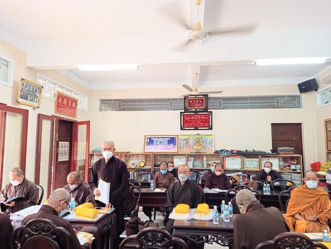 Chư Tăng phát biểu tại hội nghị