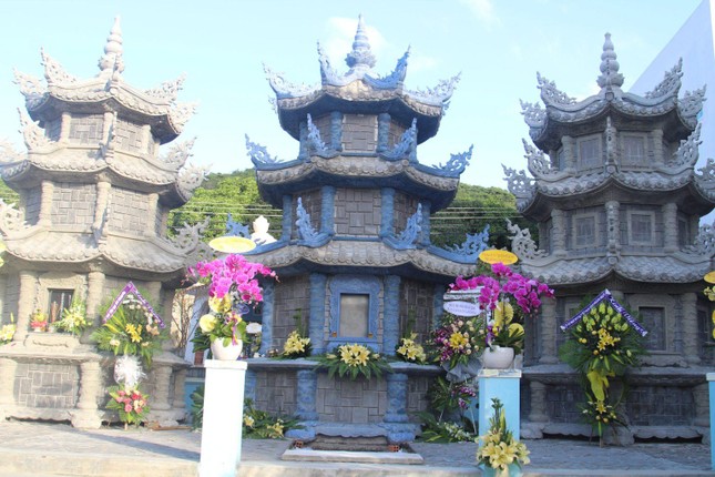 Bảo tháp cố Ni trưởng Thích nữ Đạt Hương trong khuôn viên chùa An Tường