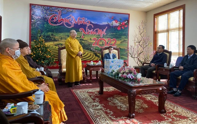 Ban Trị sự GHPGVN tỉnh Lai Châu chúc mừng Tỉnh ủy nhân dịp Tết Nguyên đán 2022