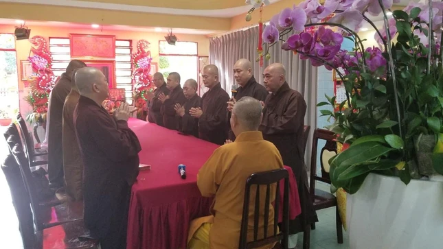 Thường trực Ban Trị sự GHPGVN quận 8 khánh tuế Thượng tọa Thích Huệ Công