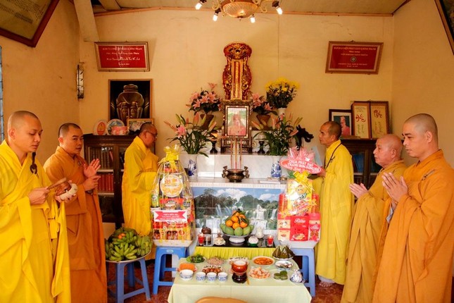 Khóa lễ cung tiến Giác linh