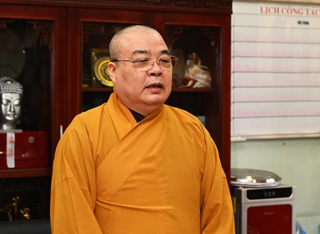 Hòa thượng Thích Thanh Nhiễu phát biểu chúc mừng năm mới