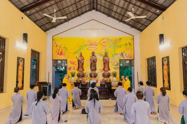 Đảnh lễ Tam bảo