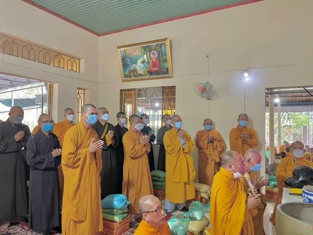 Chùa Văn Thánh cúng dường đến chư Tăng Ni tại núi Dinh