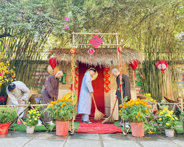 “Thầy trò - Xuân trong ánh đạo” của tác giả Thích Đức Phước đạt giải nhì